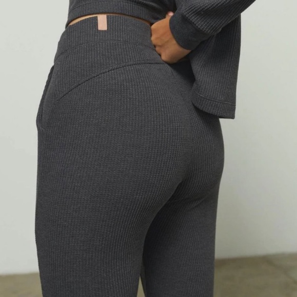 NEW - Lunya Restore Thermal High Rise Legging - Picture 2 of 4